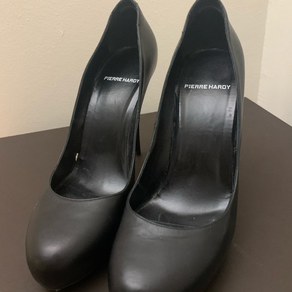 Pierre Hardy Patent Leather Round-Toe Pumps - Picture 6 of 6